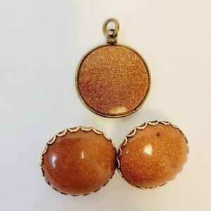Vintage Gold Sandstone Ear Clips And Pendant Jewelry Set